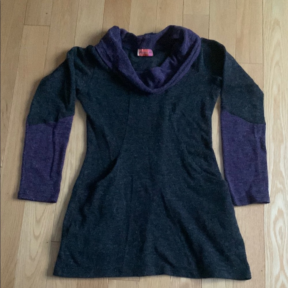Black and Purple Cowl Neck Sweater with Color-Block Design M